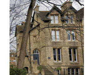 7 Bradmore Road building